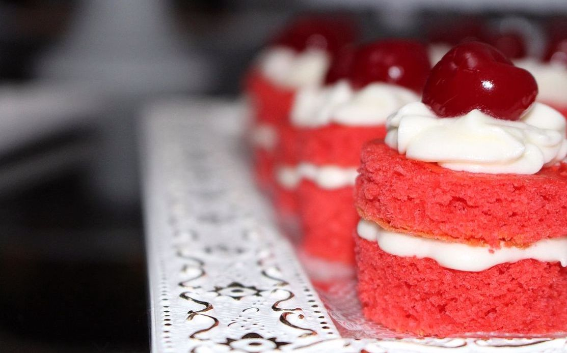 Una barra de caramelo artesanal con un acabado brillante y apetitoso